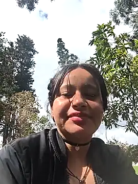 Pertunjukan Kamera Web Yaya_watson