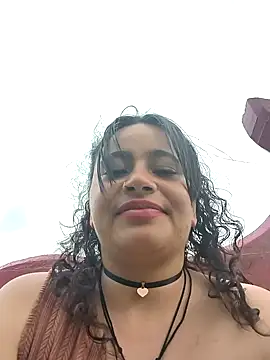 Yaya_watson: δι αδικτυακό σόου στην κάμερα