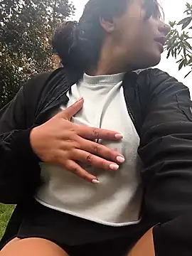 Yaya_watson's Webcam Show