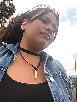 Yaya_watson Show in webcam