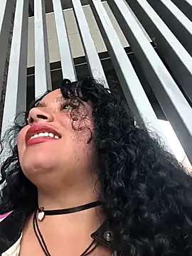 Yaya_watson Show in webcam