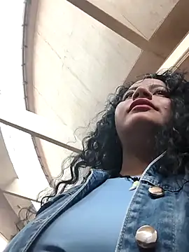 Yaya_watson Pertunjukan Webcam