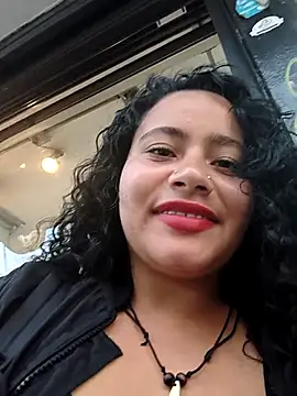 Yaya_watson Pertunjukan Webcam