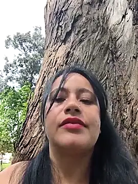 Pokazy przed kamerką – Yaya_watson