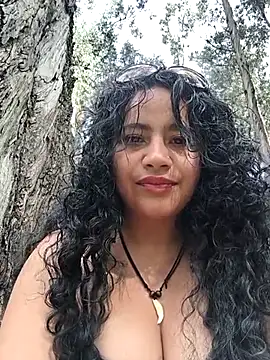 Yaya_watson Show in webcam