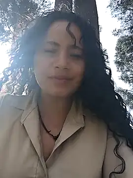 Yaya_watson Pertunjukan Webcam
