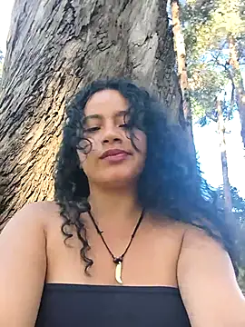 צ'אט XXX בשידור חי של Yaya_watson