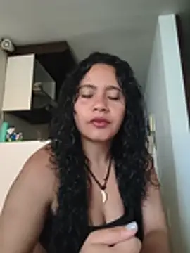دردشة Yaya_watson الجنسية المباشرة