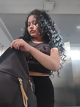 Chat +18 de Yaya_watson ao vivo