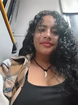 Chatroom XXX en direct de Yaya_watson