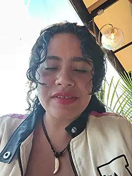 Yaya_watsonのライブXXXチャット
