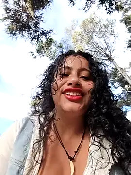 צ'אט XXX בשידור חי של Yaya_watson