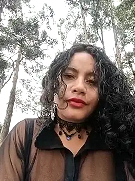 Pertunjukan Kamera Web Yaya_watson