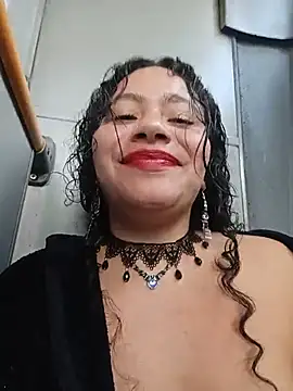 Yaya_paid's Webcam Show