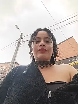 צ'אט XXX בשידור חי של Yaya_paid