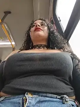 Yaya_paid Adlı Modelin Canlı XXX Sohbeti