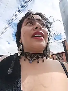 Yaya_paid live XXX chat