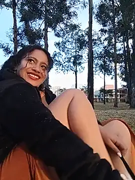 Yaya_paid webcam show