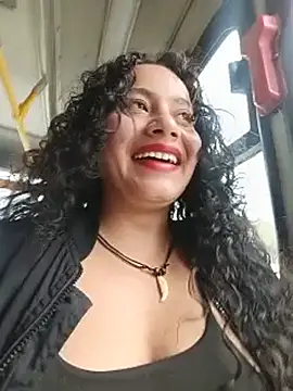 XXX chat uživo modela Yaya_paid