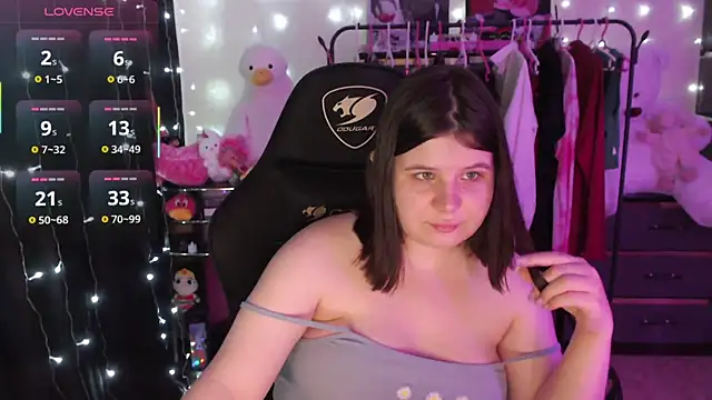 AmyVibess Chat XXX in diretta
