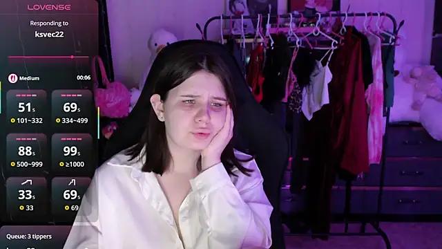 AmyVibess Chat XXX in diretta