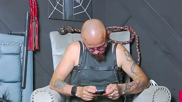 zain_kreigger 在線直播表演