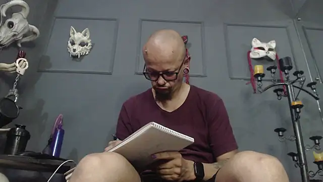 zain_kreigger: διαδικτυακό σόου στην κάμερα