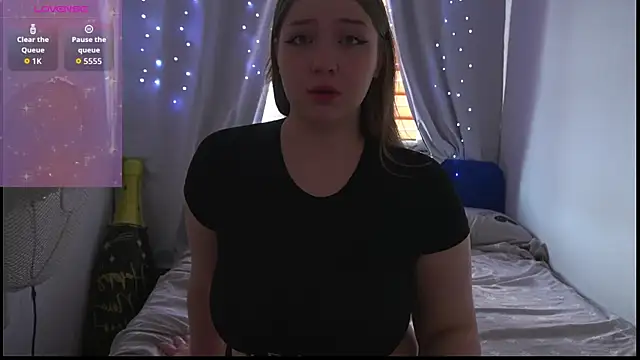 Czat XXX na żywo – CuteSharloti