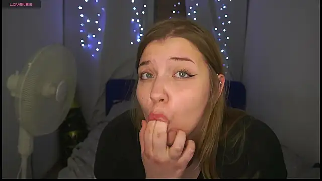 CuteSharloti Chat XXX in diretta