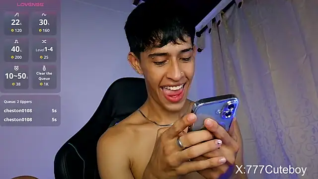 _Danny777 Adlı Modelin Canlı XXX Sohbeti