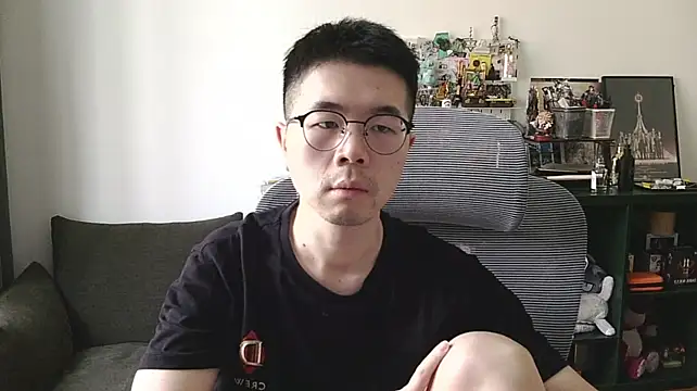 Adzard65 在線直播表演