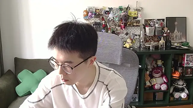Adzard65 在線直播表演