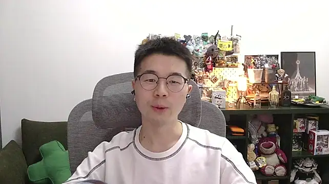 Adzard65 Show Webcam