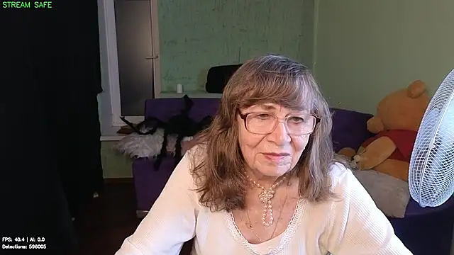Betty_Brick Шоу с уебкамера