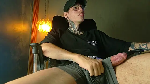 david_huge Webcamshow