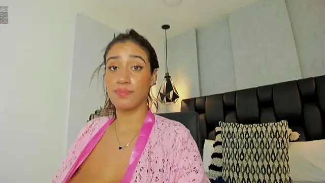 Samantha_hotlyのライブXXXチャット