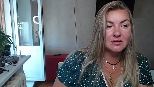 NikaSkylink Live XXX-chat