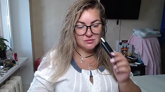 NikaSkylink live XXX chat