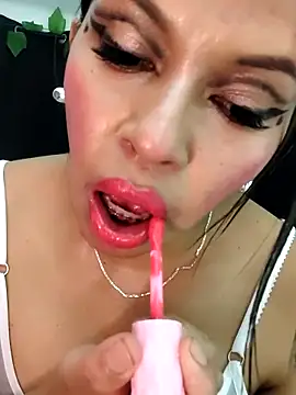 AntonelaMorriz: διαδικτυακό σόου στην κάμερα