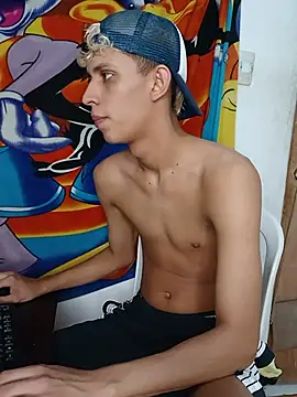 عرض ك ام Alayn_sexy_ayes