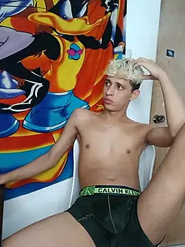 Pokazy przed kamerką – Alayn_sexy_ayes