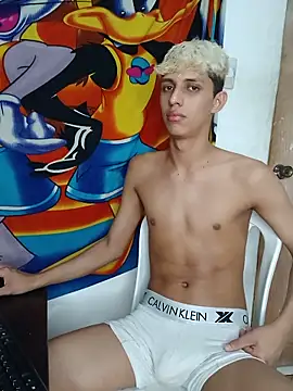 Alayn_sexy_ayesのウェブカメラショー