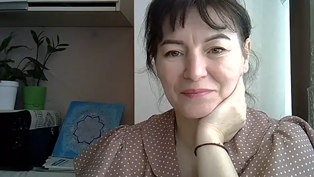 Krystal_82's Live Chat Room