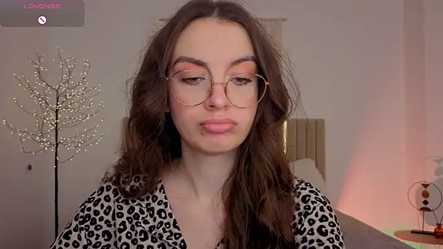 غرفة دردشة Real_cutie1 المباشرة