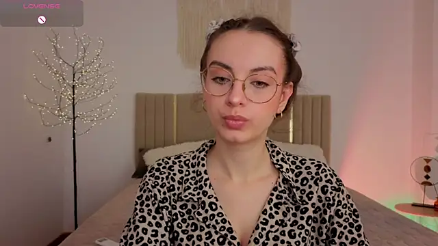 Pokazy przed kamerką – Real_cutie1
