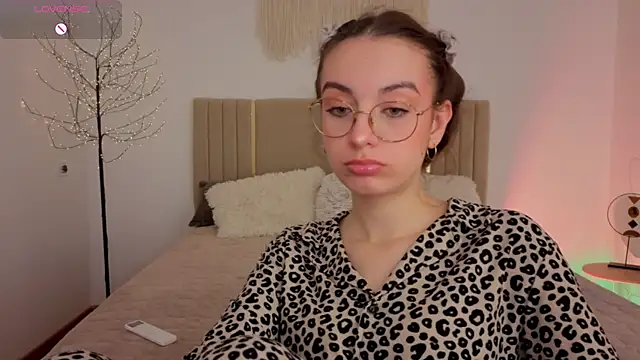 Real_cutie1 Adlı Modelin Web Kamerası Şovu