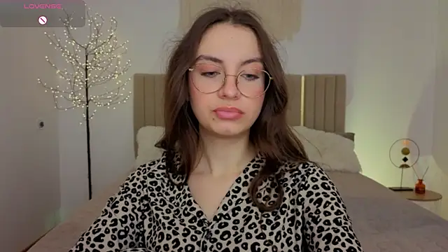 Real_cutie1's Live XXX Chat