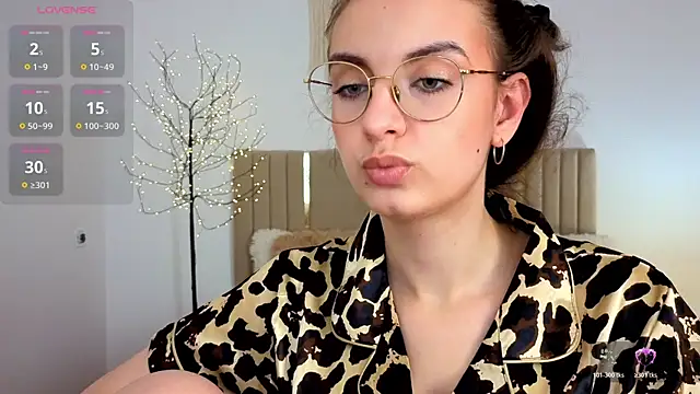 Real_cutie1 – webcam-show