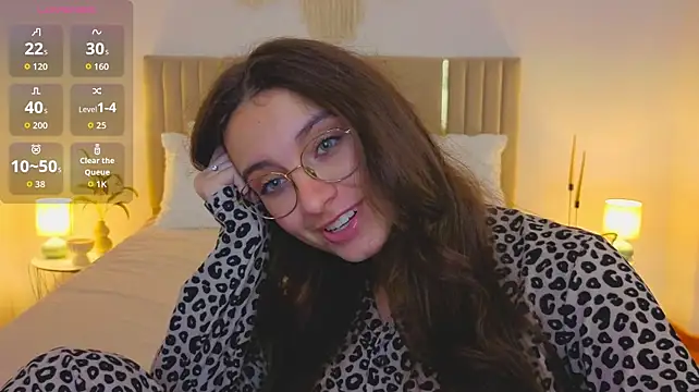 Real_cutie1 Show in webcam