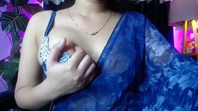 kiara_1122 Show in webcam